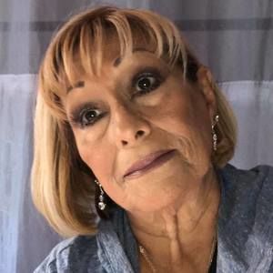 Meet your Posher, Maria elena